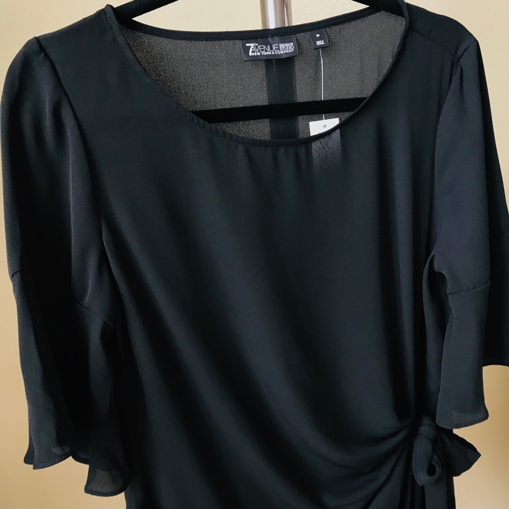 NY&Co black side-tie with flutter sleeves size M